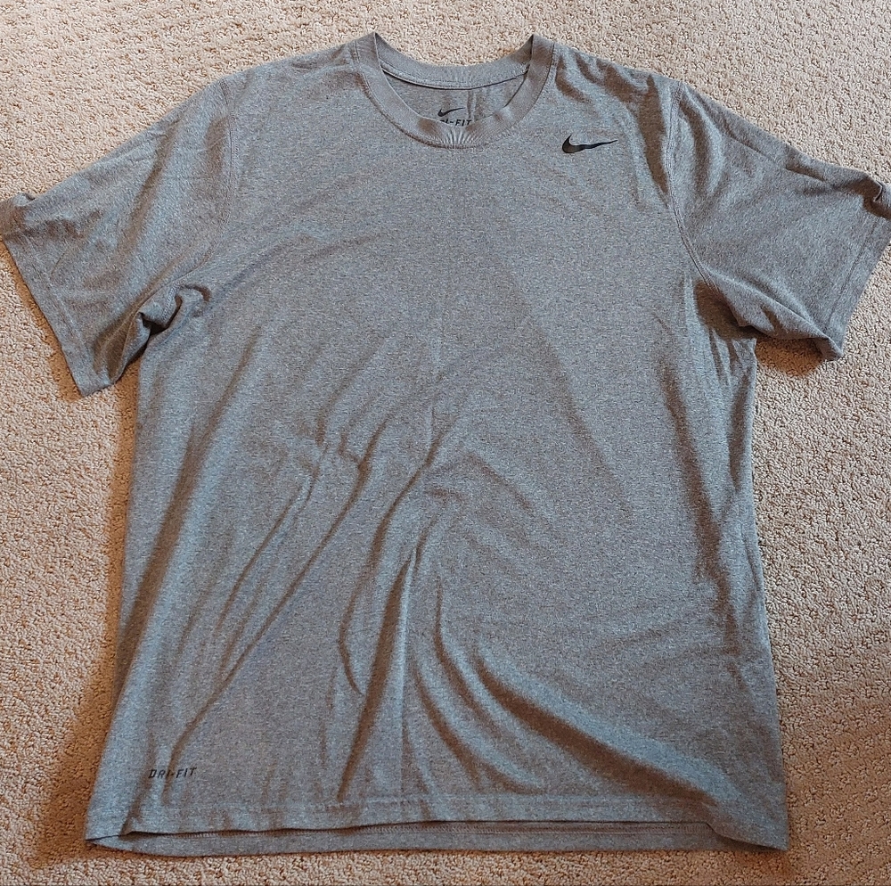 Men's Nike Gray Dri-Fit Workout Shirt Large